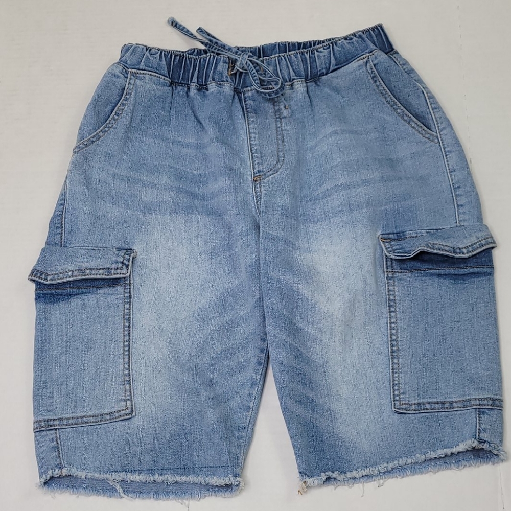 Almost famous pull on Bermuda shorts
